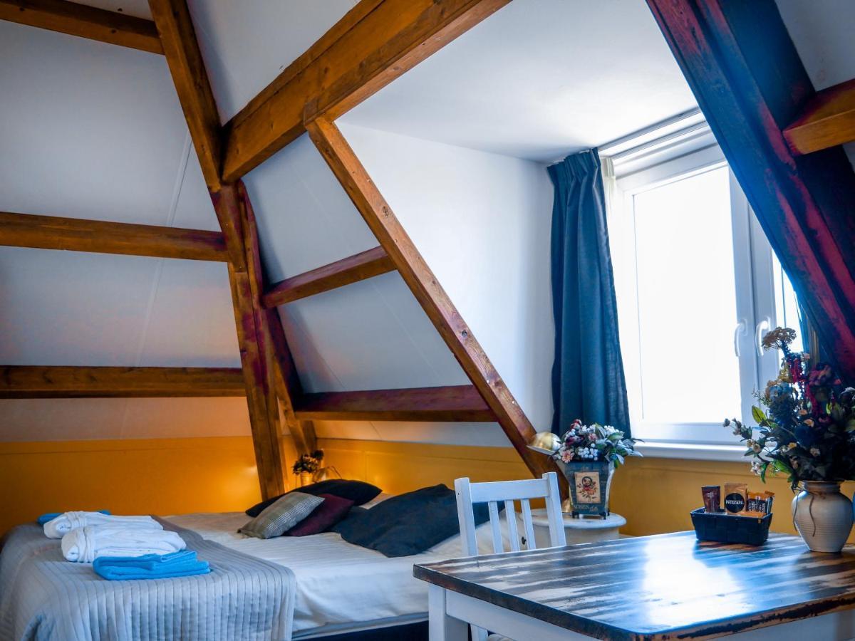 Hotel Hotel / Pension Villa Tanahlot Zandvoort